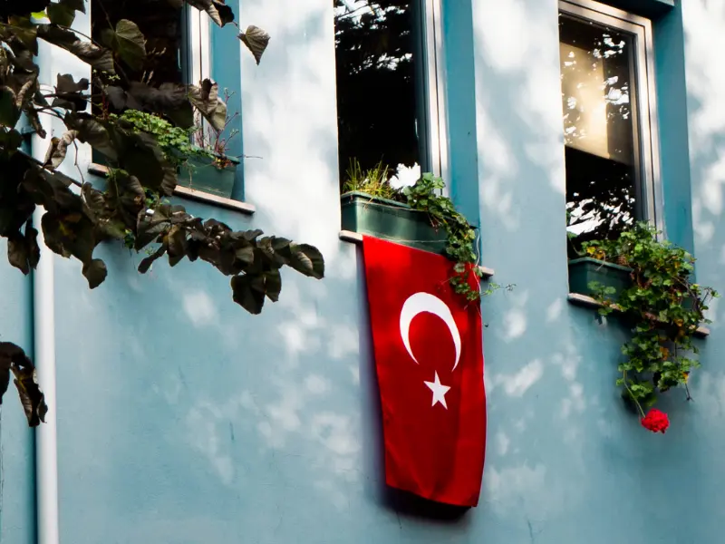 İkamet İzni Uzatma Zorunluluğu ve Yasal Çerçeve